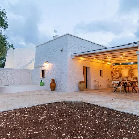 Trullo Del Moro - Luxury House With Swimming Pool Ostuni